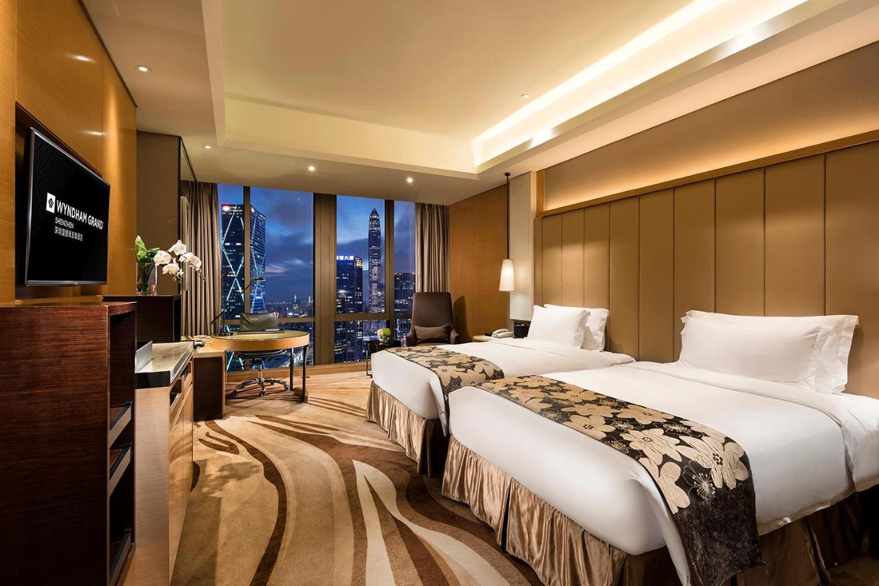 Отель Shenzhen Futian Wyndham Grand Экстерьер фото